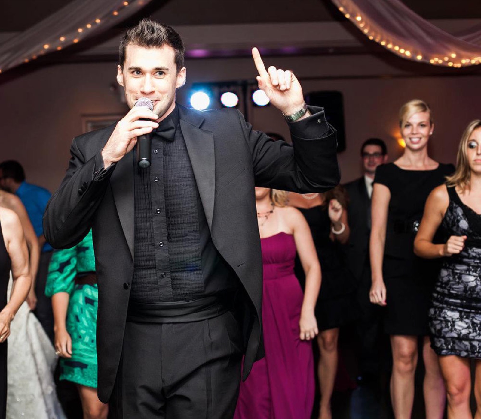Todd dancing with the guests